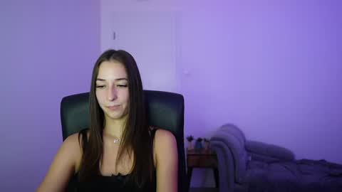 Snapshot of crystalbrunette18 chatting on 06-27-26, 06:35 Crystalbrunette18 online show from 06-27-26, 06:35