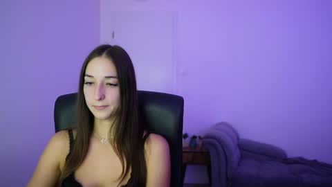 Snapshot of crystalbrunette18 chatting on 07-05-26, 06:04 Crystalbrunette18 online show from 07-05-26, 06:04