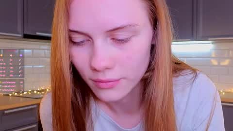 Snapshot of crystaldiva01 chatting on 05-19-26, 10:21 Diva online show from 05-19-26, 10:21