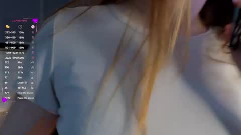 Snapshot of crystaldiva01 chatting on 06-05-26, 12:22 Diva online show from 06-05-26, 12:22