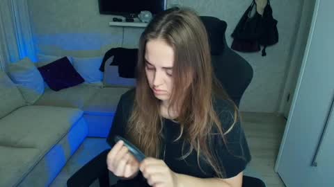 Snapshot of crystalemily chatting on 03-27-26, 07:13 crystalemily online show from 03-27-26, 07:13