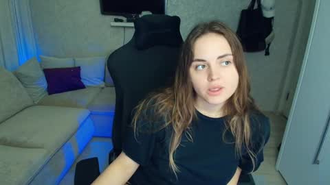 Snapshot of crystalemily chatting on 03-31-26, 07:25 crystalemily online show from 03-31-26, 07:25