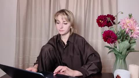 Mary online show from 07-06-26, 08:22