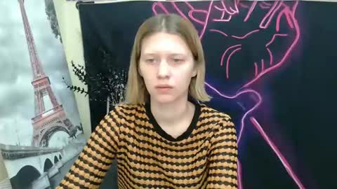 Snapshot of crystalgirl__ chatting on 01-09-25, 07:10 Stella online show from 01-09-25, 07:10