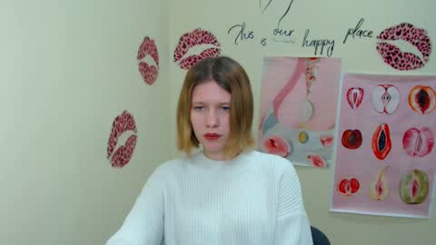 Snapshot of crystalgirl__ chatting on 01-28-25, 10:45 Stella online show from 01-28-25, 10:45