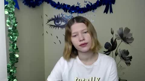 Snapshot of crystalgirl__ chatting on 02-22-25, 07:12 Stella online show from 02-22-25, 07:12