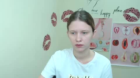 Snapshot of crystalgirl__ chatting on 02-25-25, 10:15 Stella online show from 02-25-25, 10:15