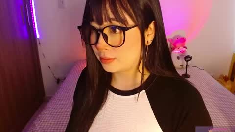 Olivia  online show from 05-23-26, 01:59