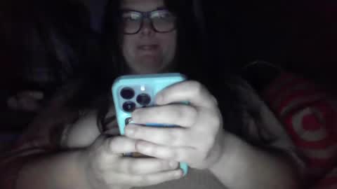 Snapshot of crystalizzzee chatting on 12-24-24, 10:44 Herekittykitty69 online show from 12-24-24, 10:44