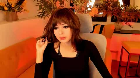 Snapshot of crystallbloom chatting on 09-15-25, 01:38 crystallbloom online show from 09-15-25, 01:38