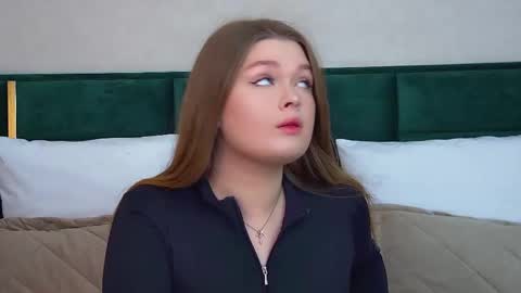 Crystal online show from 11-16-25, 06:24