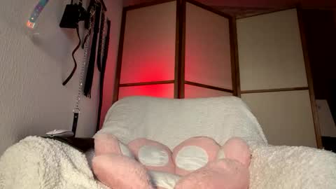 Molly Moore online show from 04-27-26, 07:56