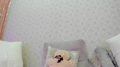 Snapshot of crystalnut chatting on 12-15-24, 01:00 Maria online show from 12-15-24, 01:00