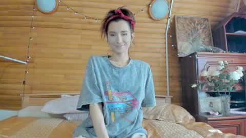 Snapshot of crystalnut chatting on 01-30-25, 03:44 Maria online show from 01-30-25, 03:44