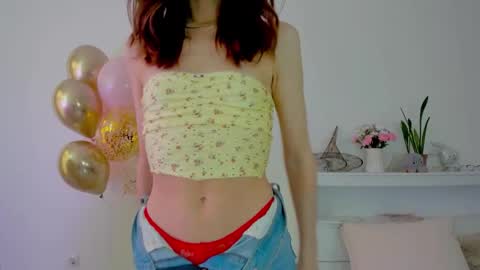 Snapshot of crystalnut chatting on 10-16-25, 02:23 Maria online show from 10-16-25, 02:23