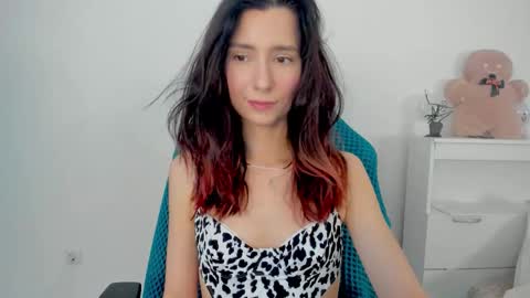 Snapshot of crystalnut chatting on 11-23-25, 03:28 Maria online show from 11-23-25, 03:28