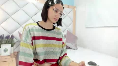 Snapshot of crystalstonee1 chatting on 05-22-26, 06:46 Crystal online show from 05-22-26, 06:46