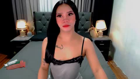 Snapshot of crytastal_lust1212 chatting on 06-19-26, 09:35 bea takashi online show from 06-19-26, 09:35