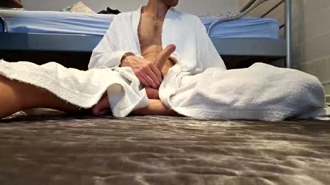 Snapshot of crzcrz chatting on 12-30-24, 10:32 crzcrz online show from 12-30-24, 10:32