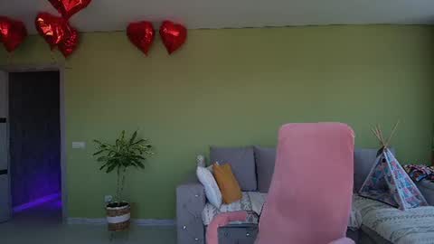 Alexia online show from 06-13-26, 06:00
