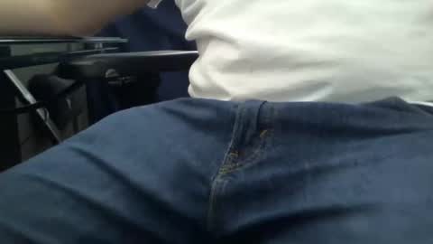 Snapshot of cuddlebeardeluxe chatting on 11-10-25, 07:02 cuddlebeardeluxe online show from 11-10-25, 07:02