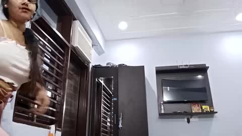 cuddlemuffins online show from 03-06-26, 07:43