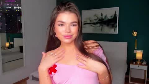 Snapshot of cuddles_jane chatting on 11-09-25, 07:28 Silvia online show from 11-09-25, 07:28