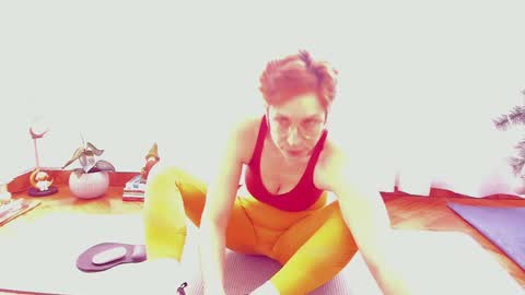 Snapshot of cuddlingbunnny chatting on 12-09-24, 05:41 Leonela online show from 12-09-24, 05:41