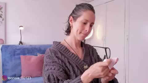 Leonela online show from 03-08-26, 04:44