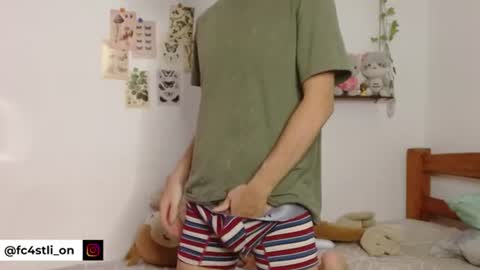 Snapshot of cuddly_twinkie chatting on 06-12-26, 06:29 Cuddly online show from 06-12-26, 06:29