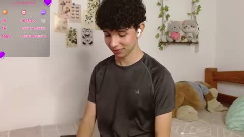 Snapshot of cuddly_twinkie chatting on 06-15-26, 08:33 Cuddly online show from 06-15-26, 08:33