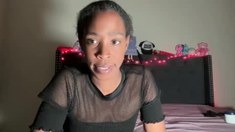 Snapshot of cum2charmxx chatting on 10-09-25, 01:47 cum2charmxx online show from 10-09-25, 01:47