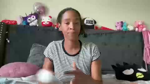 Snapshot of cum2charmxx chatting on 10-14-25, 08:53 cum2charmxx online show from 10-14-25, 08:53