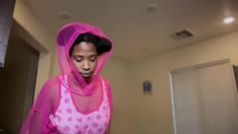 Snapshot of cum2charmxx chatting on 11-17-25, 02:34 cum2charmxx online show from 11-17-25, 02:34