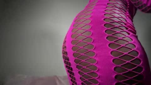 Snapshot of cum2charmxx chatting on 11-23-25, 03:34 cum2charmxx online show from 11-23-25, 03:34