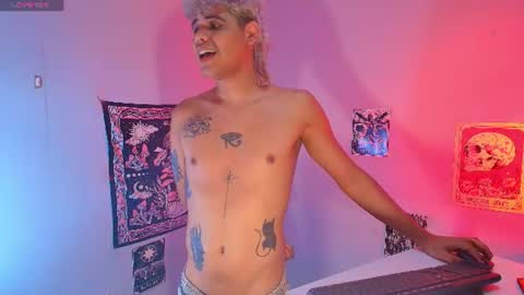 Snapshot of cum_park chatting on 06-26-26, 02:43 DAVID online show from 06-26-26, 02:43