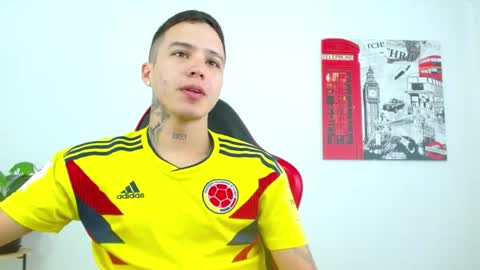 Snapshot of cumandres chatting on 06-17-26, 03:35 cumandres online show from 06-17-26, 03:35