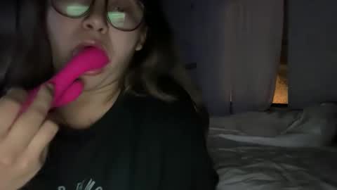 Snapshot of cumberinme chatting on 11-18-25, 08:30 cumberinme online show from 11-18-25, 08:30