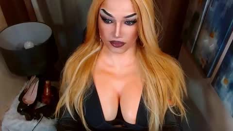 Cattaleya online show from 12-18-25, 07:14