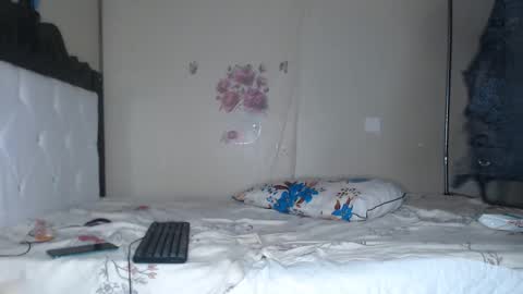 Shiiro online show from 09-08-25, 04:39