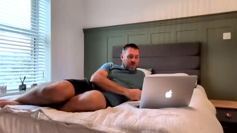 Snapshot of cupcakecreampie chatting on 10-14-25, 08:15 Adam online show from 10-14-25, 08:15