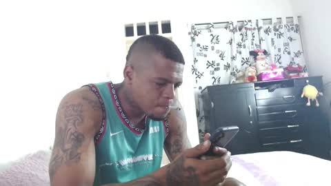 Snapshot of cuplex_hotlatina94 chatting on 01-20-25, 10:29 dominic and julieta... independent models online show from 01-20-25, 10:29