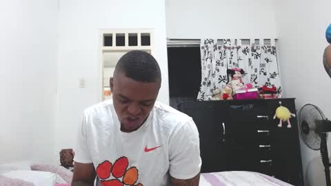 Snapshot of cuplex_hotlatina94 chatting on 01-21-25, 10:08 dominic and julieta... independent models online show from 01-21-25, 10:08