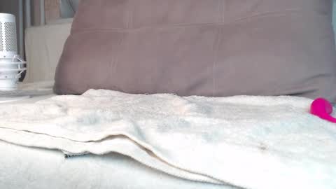 Snapshot of cuponette chatting on 09-23-25, 08:23 Jessy online show from 09-23-25, 08:23