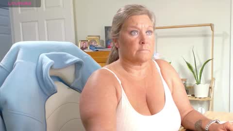 curious couple online show from 02-11-26, 06:35