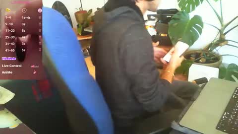 Snapshot of curiousgenie chatting on 10-30-25, 09:44 curiousgenie online show from 10-30-25, 09:44