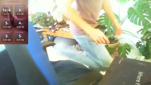 Snapshot of curiousgenie chatting on 11-28-25, 11:13 curiousgenie online show from 11-28-25, 11:13