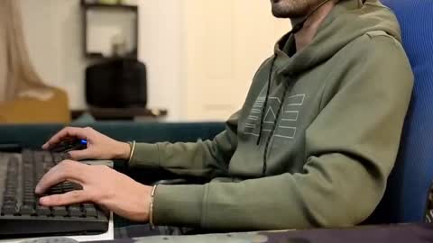 Snapshot of curiousgenie chatting on 12-03-25, 09:24 curiousgenie online show from 12-03-25, 09:24