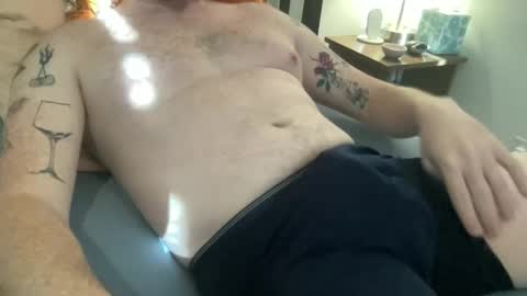 Snapshot of curiousmax18 chatting on 11-20-25, 05:01 Maxx online show from 11-20-25, 05:01