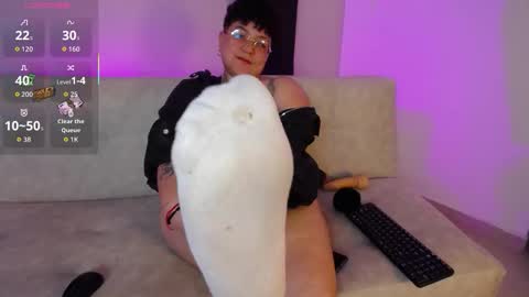 Snapshot of curly_cam_queen chatting on 01-06-26, 08:18 Bruna online show from 01-06-26, 08:18